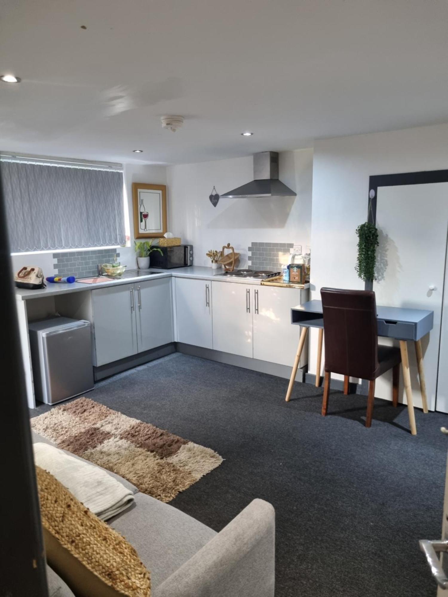 A Cosy Deluxe Size Studio With Queen Size And Sofa Bed Leilighet Leeds  Eksteriør bilde